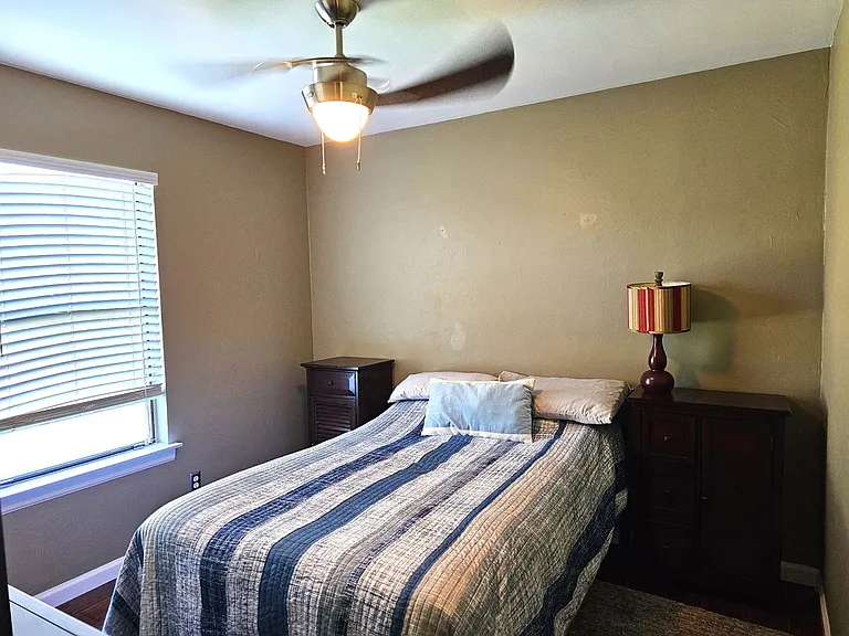 3926 White Oak Ct — Photo 11