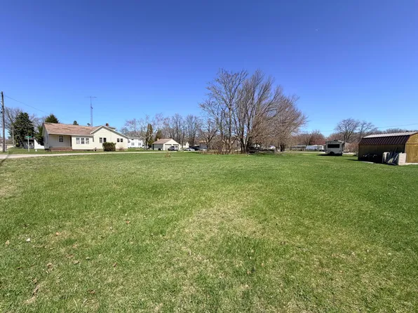 0 3rd St, Eastlake, MI 49626