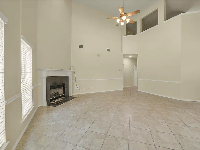 2414 Falcon Knoll Ln — Photo 24