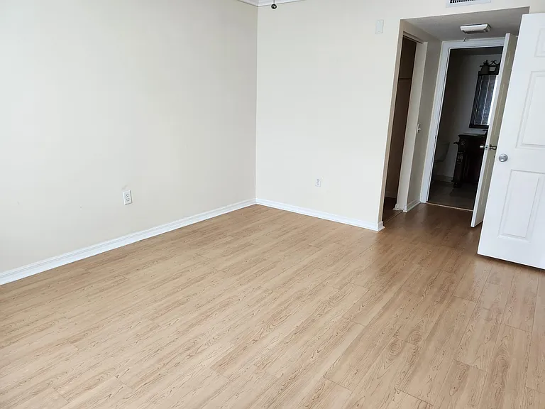 813 Villa Cir — Photo 11