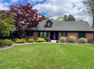 1215 Holyrood St, Midland, MI 48640