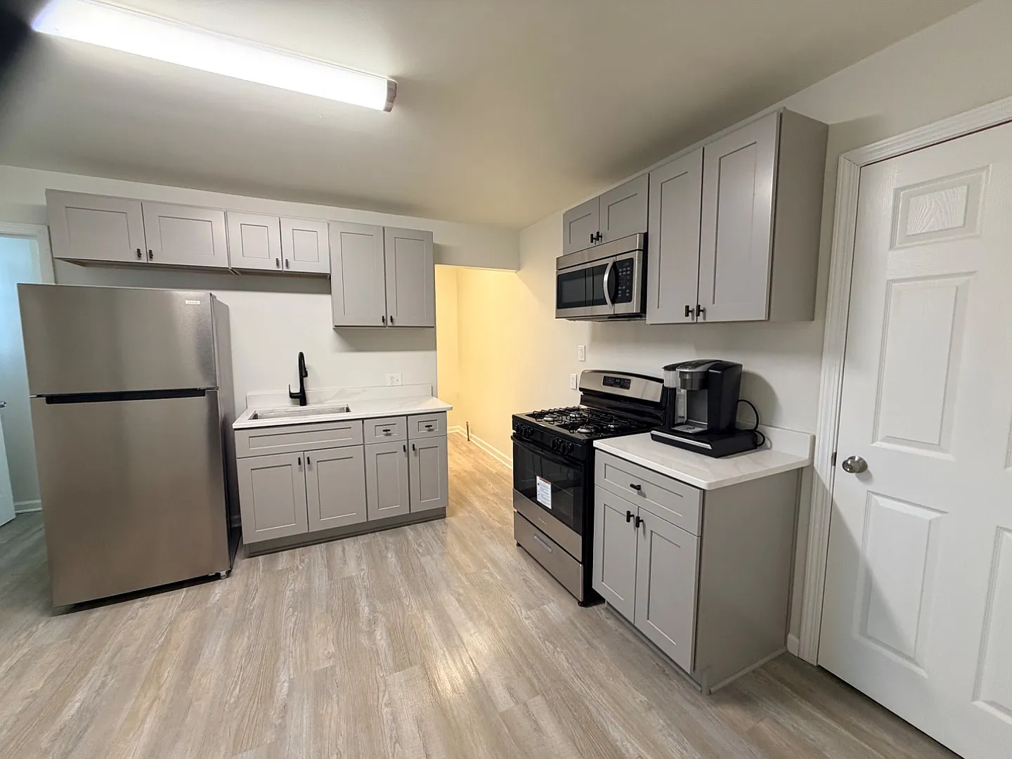 1030 Kilburn Ave - Unit 1 — Photo 2