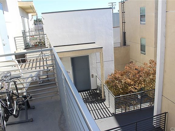 2nd image of 1401 Mission St Unit 205
