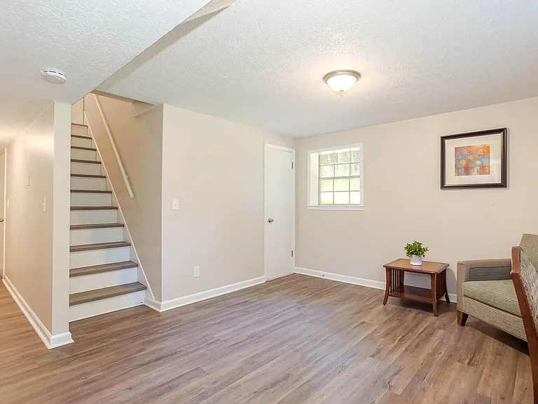 3959 Wedgewood Dr #5 — Photo 2