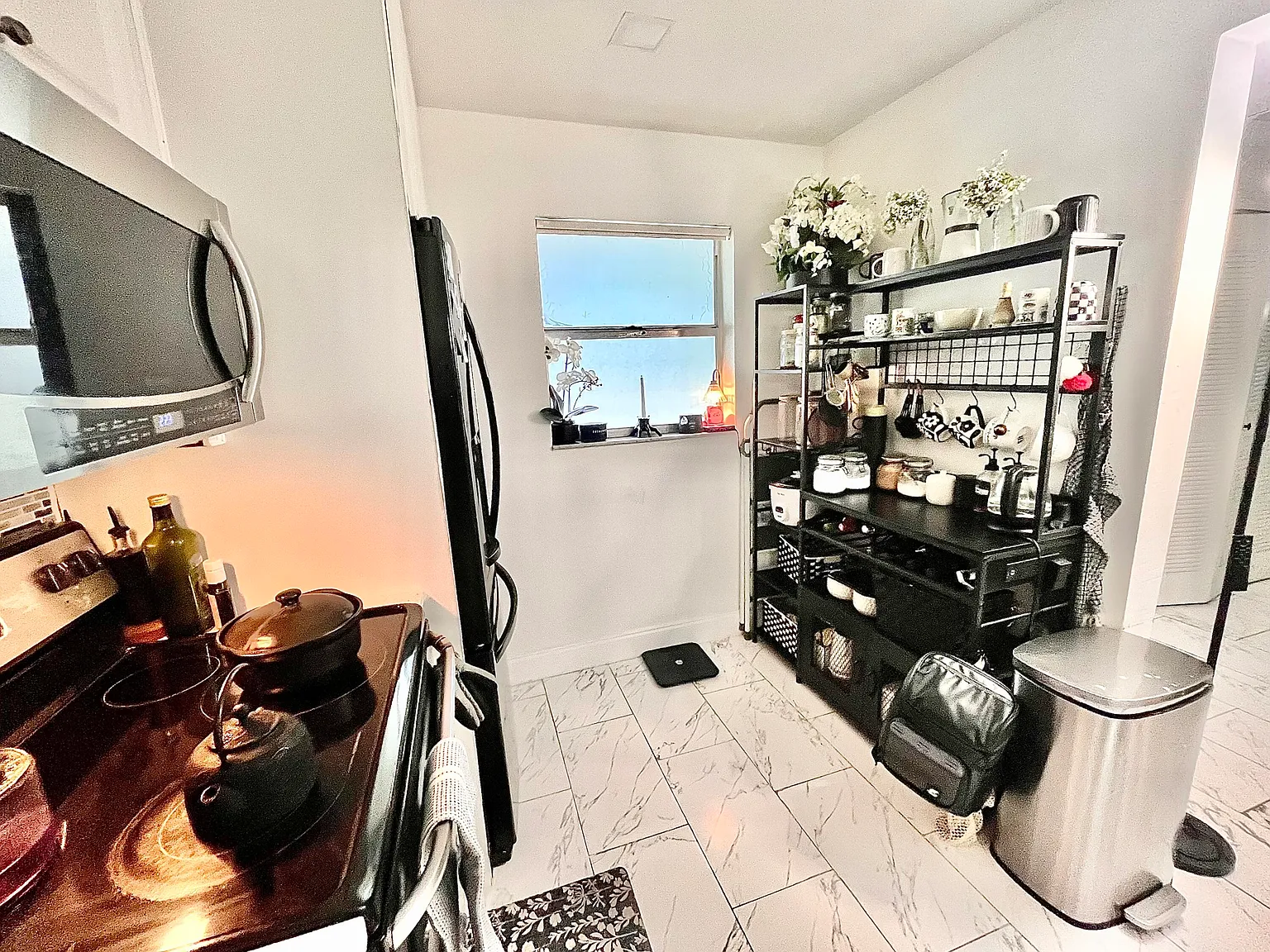 1 bed, 1.5 bath, 825 sqft, $1,650 — Photo 3