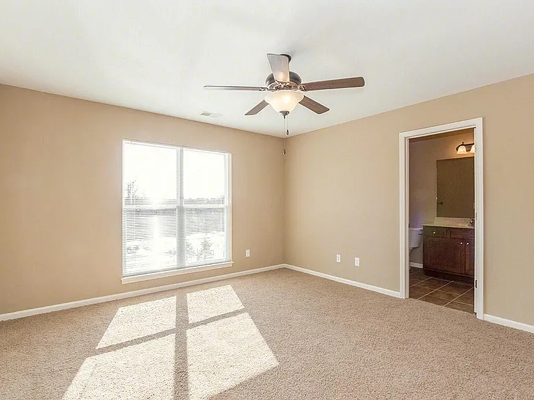 Parkway Oaks Townhomes and Duplexes — Photo 26