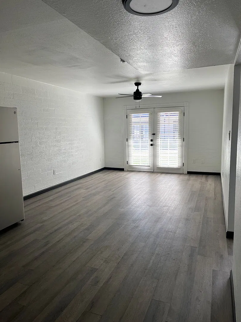 60 On Roger Apartments — Photo 3
