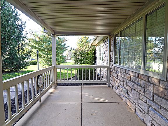 2nd image of 104 Pioneer Cir