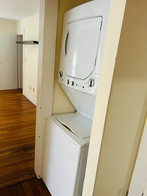 2 bed, 750 sqft, $2,900 — Photo 2