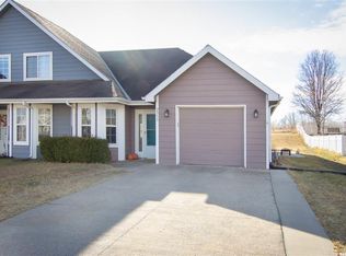 2311 E 27th Ter, Lawrence, KS 66046