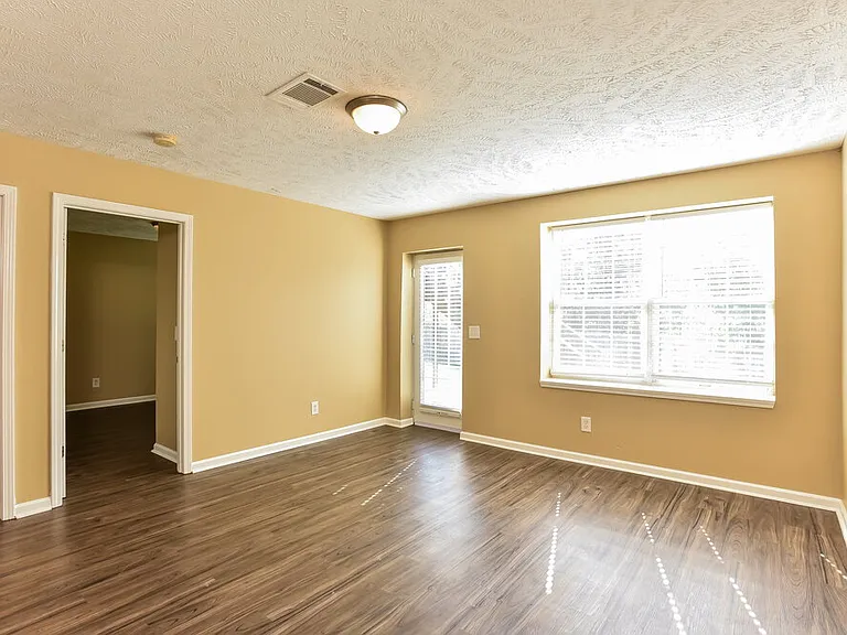 1108 Harmony Ln — Photo 10