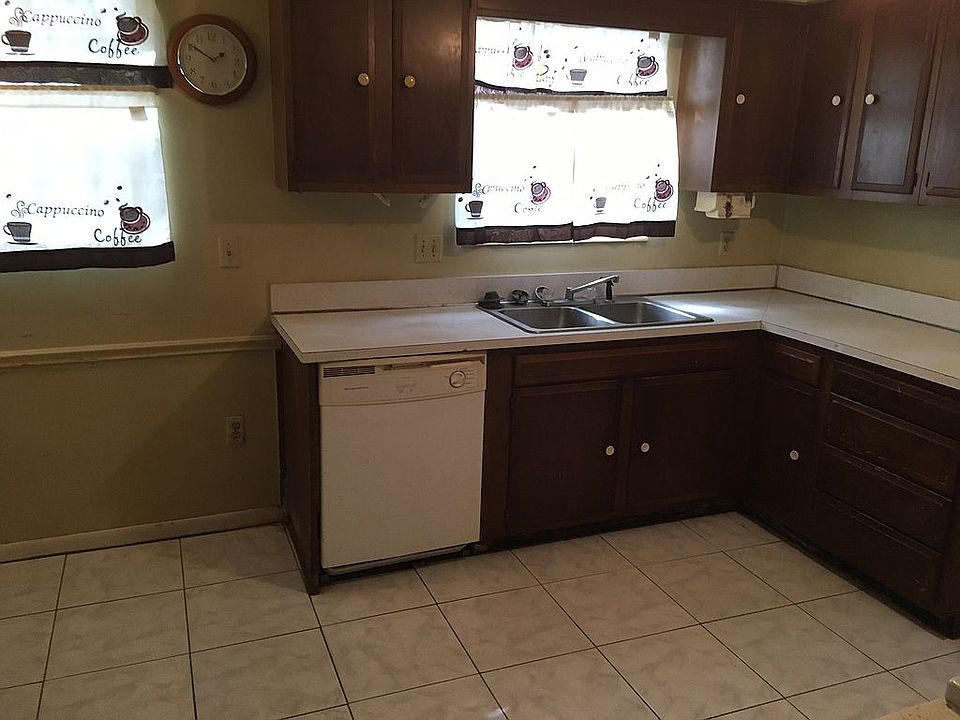 2nd image of 2835 Beauclerc Rd
