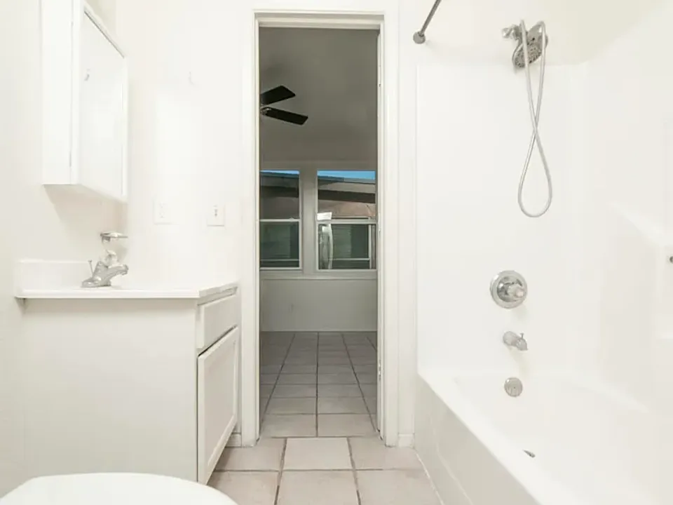 1119 N El Paso St #2