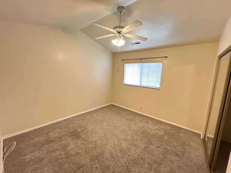 581 S 225 W — Photo 6