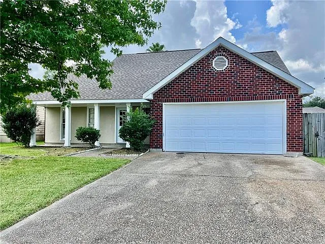 3 bed, 2.5 bath, 1561 sqft, $1,950 — Photo 1