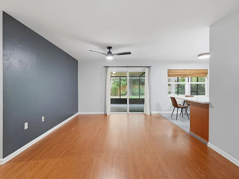 3309 NW 18th St — Photo 3