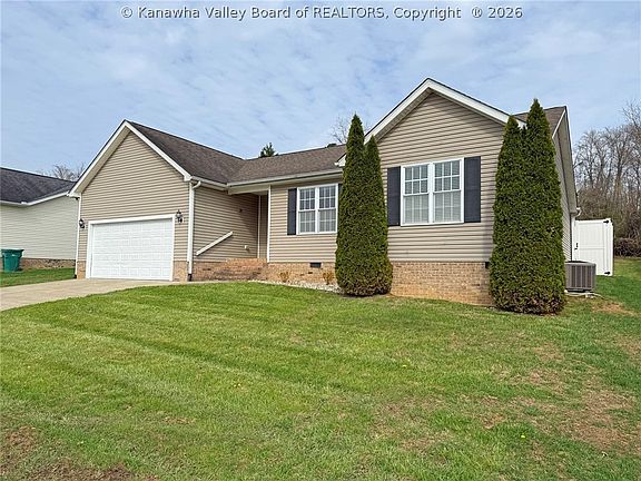 4th image of 203 Prado Dr