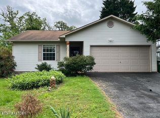 302 Waters Rd, Maryville, TN 37803