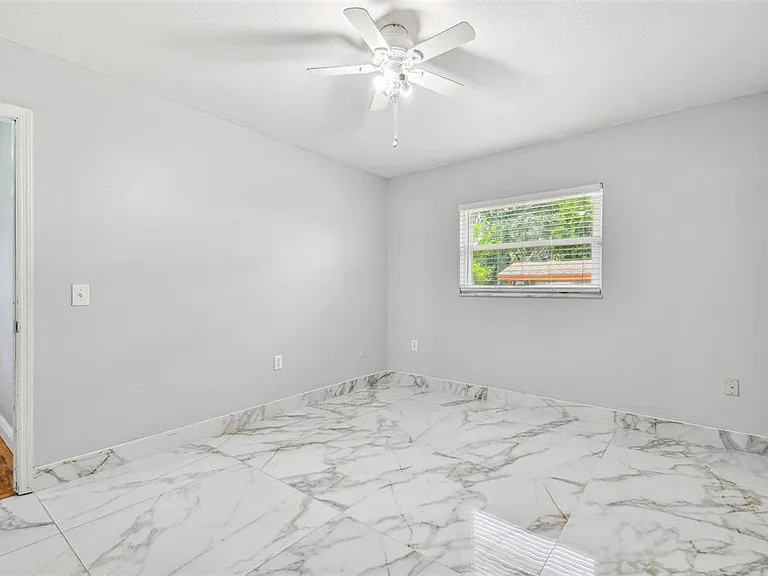 1302 Brandonwood Dr — Photo 36