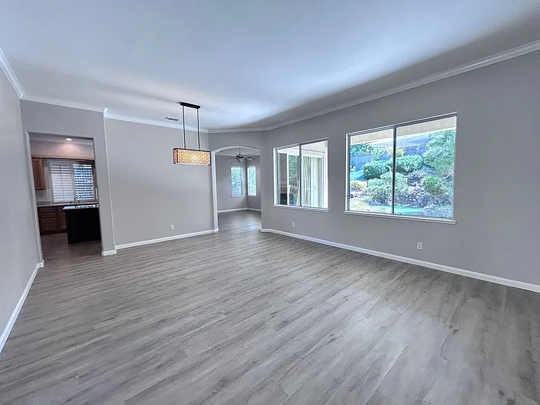 4015 Avellano Dr — Photo 5