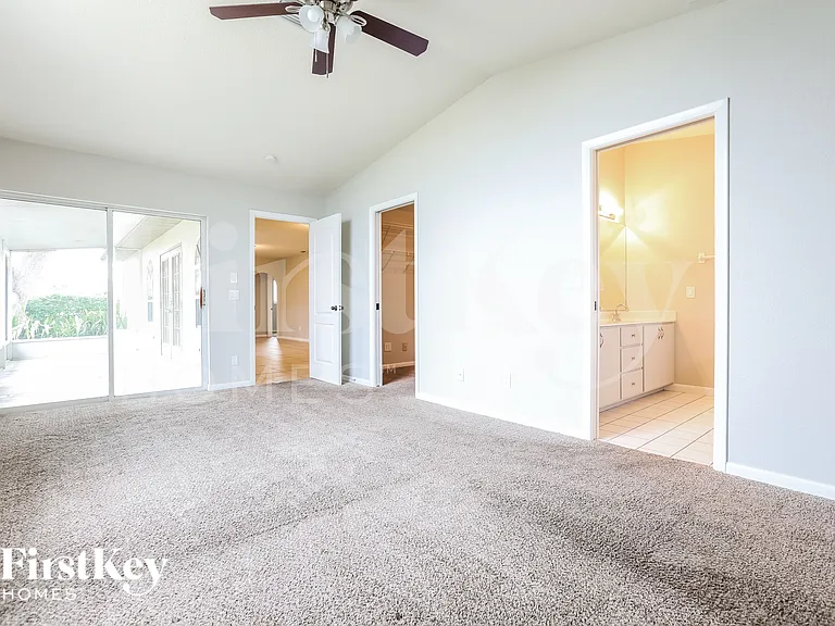 21019 Exmore Ave — Photo 9