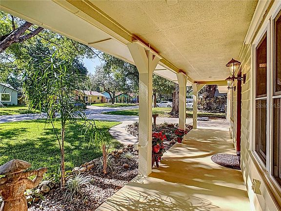 3rd image of 2242 Spanish Vistas Dr