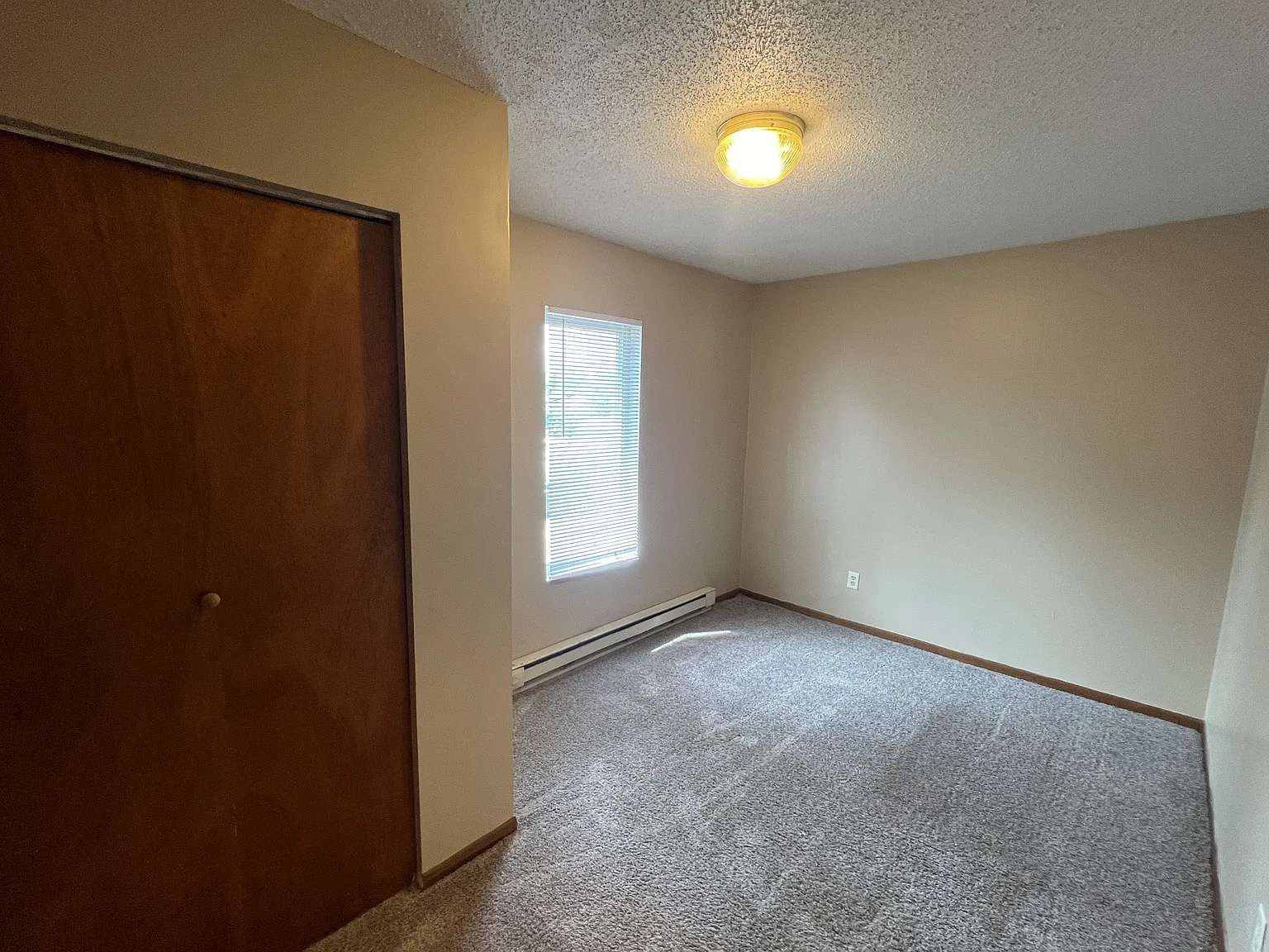 2 bed, $925 — Photo 4