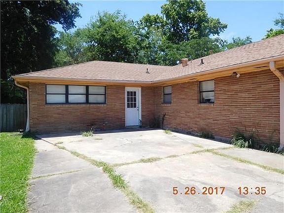 2nd image of 4882 Redwood St