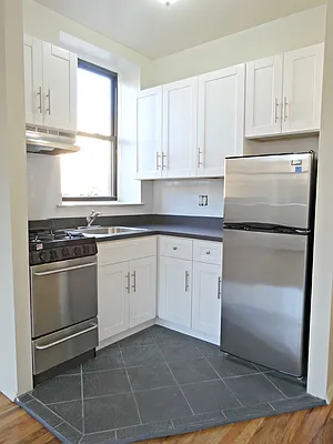 Rented by DSA Realty | media 32