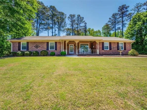 631 Edgewater Cir SE, Conyers, GA 30094