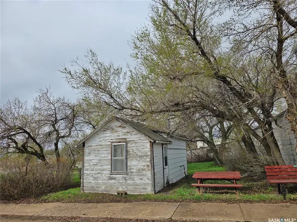 123 3rd STREET W, Mankota, SK S0H 2W0