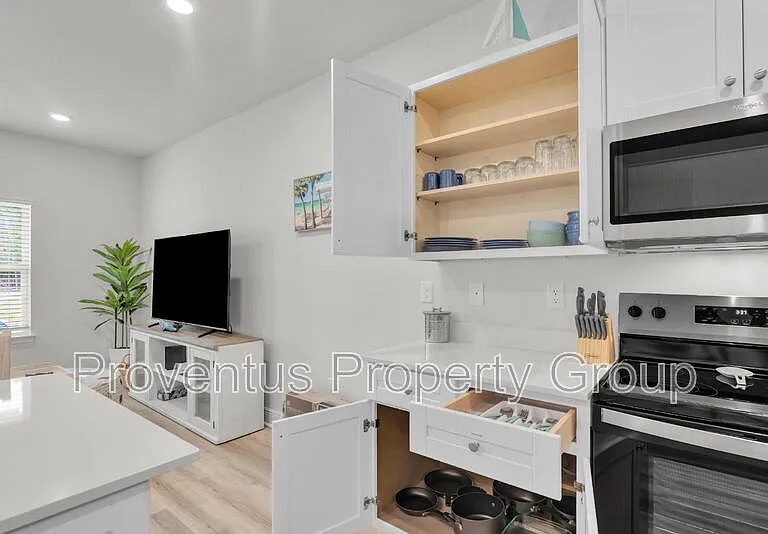 5724 Sandy Walk St — Photo 31