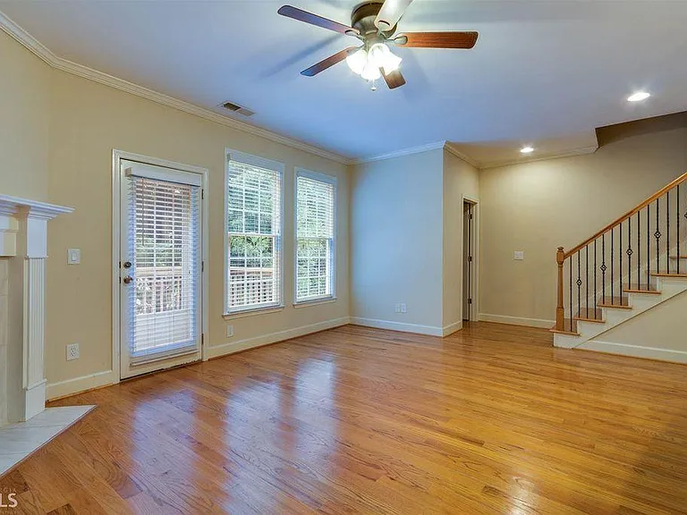 11072 Lorin Way — Photo 13