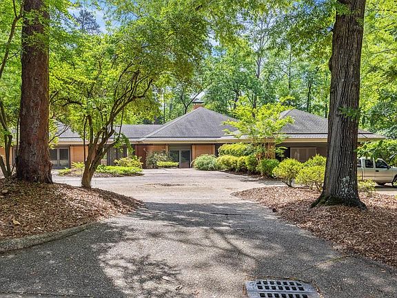2nd image of 2718 Averett Dr