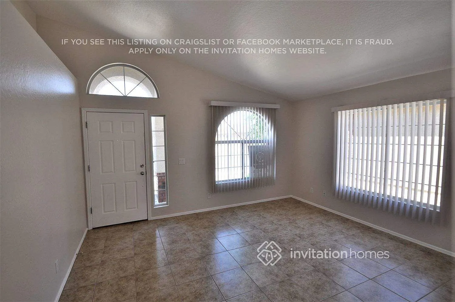 2745 W Pecan Rd Phoenix, AZ 85041 — Photo 2