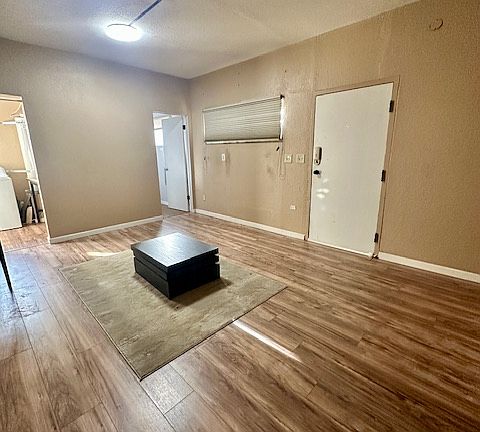 2nd image of 1057 Hoitt Ave #B
