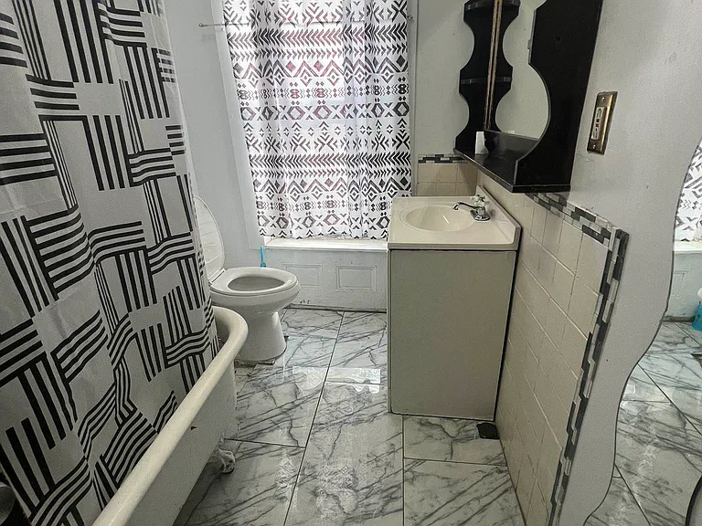 562 Macon St #2 — Photo 5