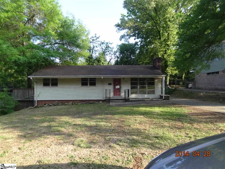 1st image of 32 Gurley Ave