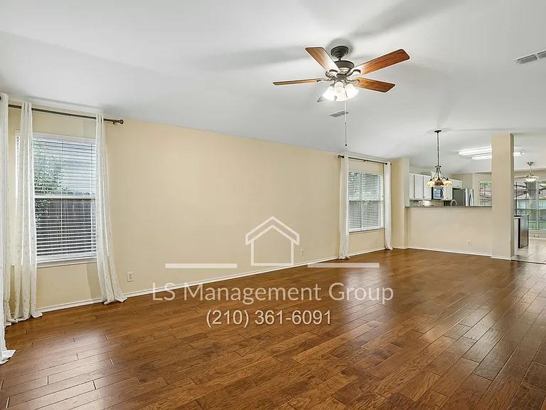 14343 Markham Gln — Photo 8