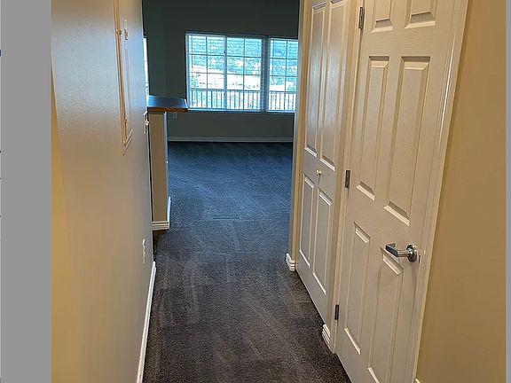 entry way - has wood floors no carpet