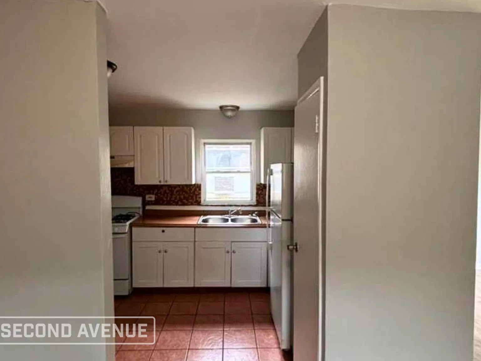 5 bed, 2.0 bath, 1700 sqft, $2,095 — Photo 4