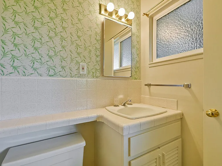 160 Kit Carson Ct — Photo 52