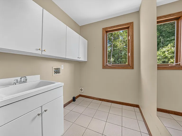 3187 Turnberry Dr — Photo 18