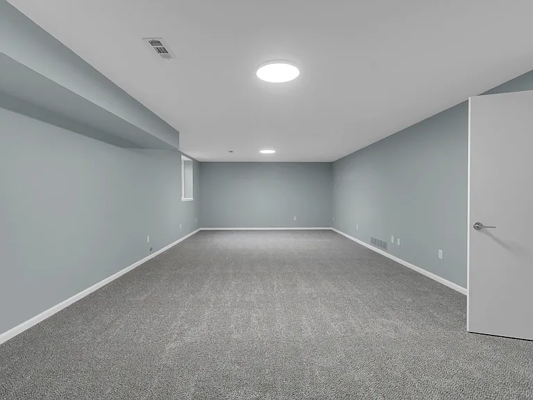 14810 E Castle Dr — Photo 29