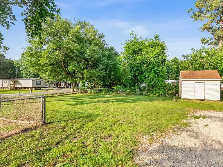 215 Loranger Dr — Photo 22