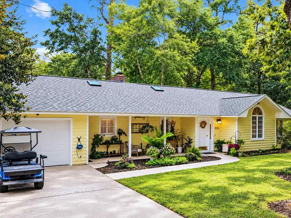 2135 Brunswick Circle, Little River, SC 29566