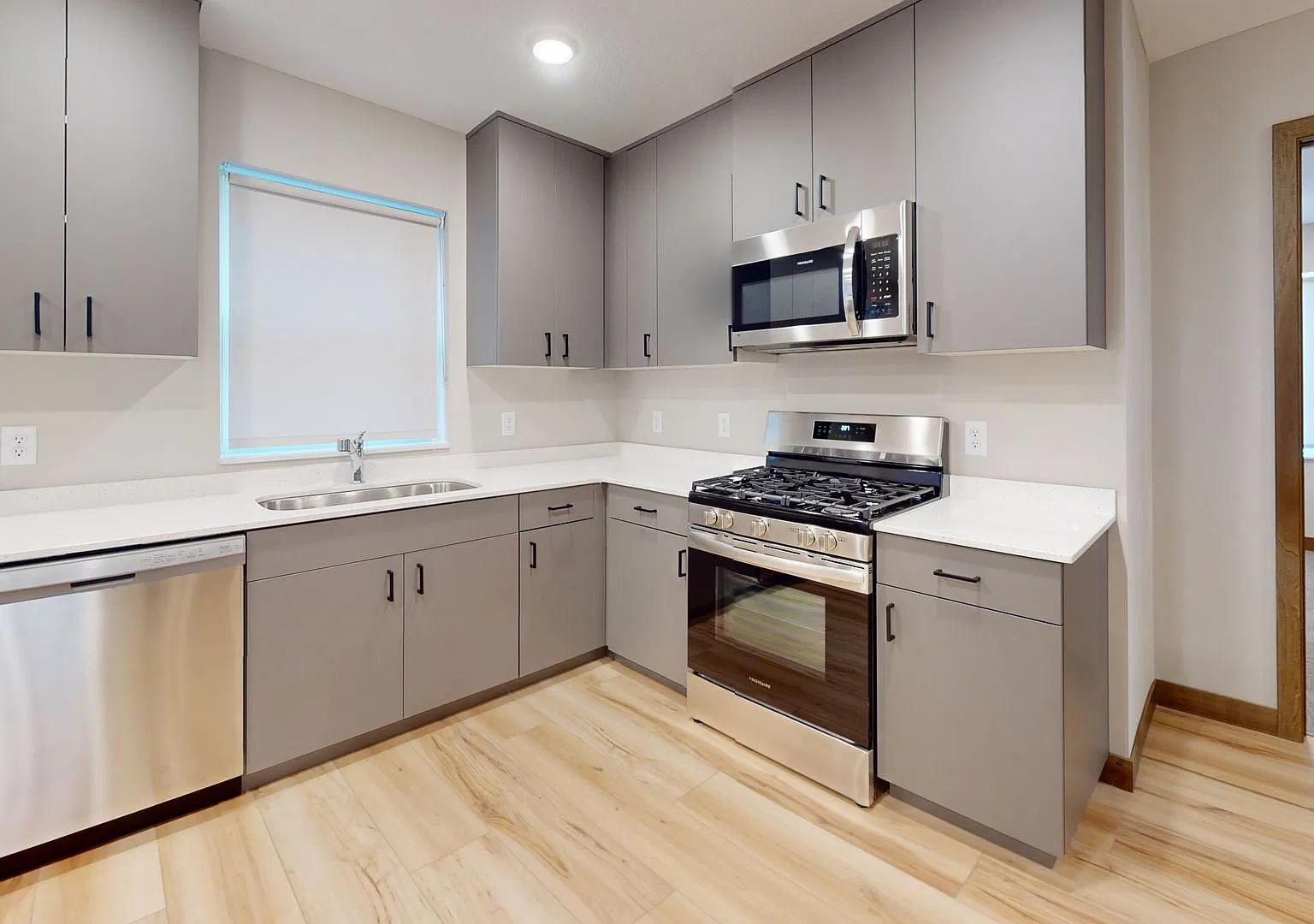869 19th Ave SE Duplex — Photo 1