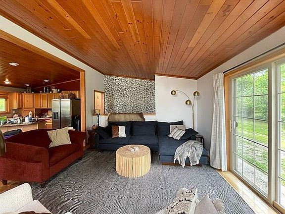 3rd image of 39075 Walker Lake Dr