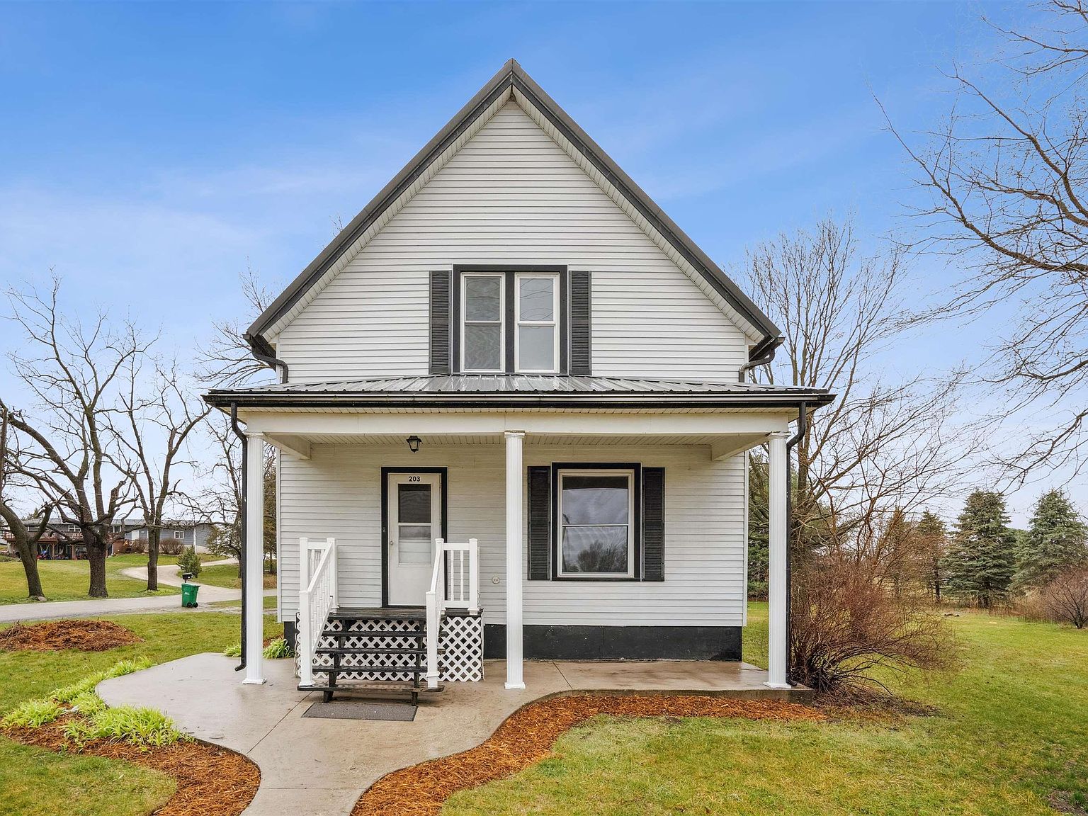 203 N River Dr, Quasqueton, IA 52326 Zillow