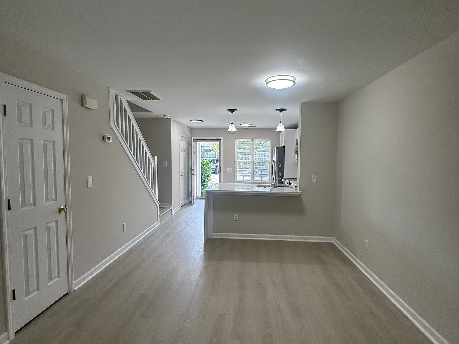 3588 Evergreen Way — Photo 4
